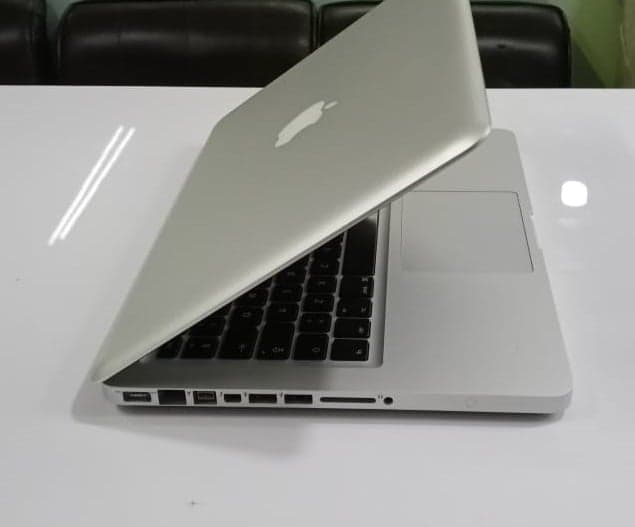 MacBook Pro 13.3-inch Mid 2012 - Performance and Versatility
